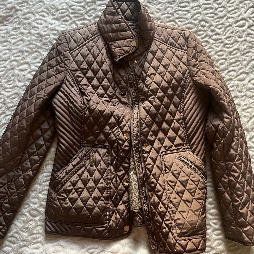 Michael Kors quilted jacket in small. Dark tan/light brown shade.